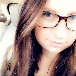 Meet your Posher, Courtney